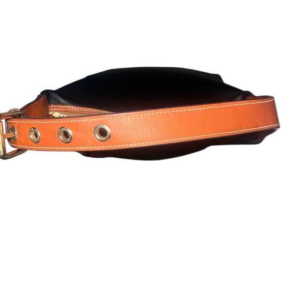 Dooney & Bourke Pebble Grain Paige Shoulder Bag Black Leather Tan Leather Accent - Picture 4 of 9